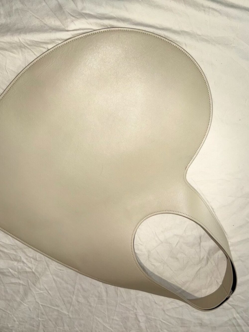 Coperni Heart Medium Shoulder Bag Beige Taupe Calfskin SS 2024 - Picture 2 of 10